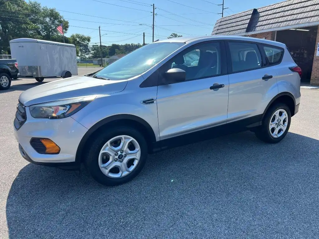 2019 Ford Escape S's photo