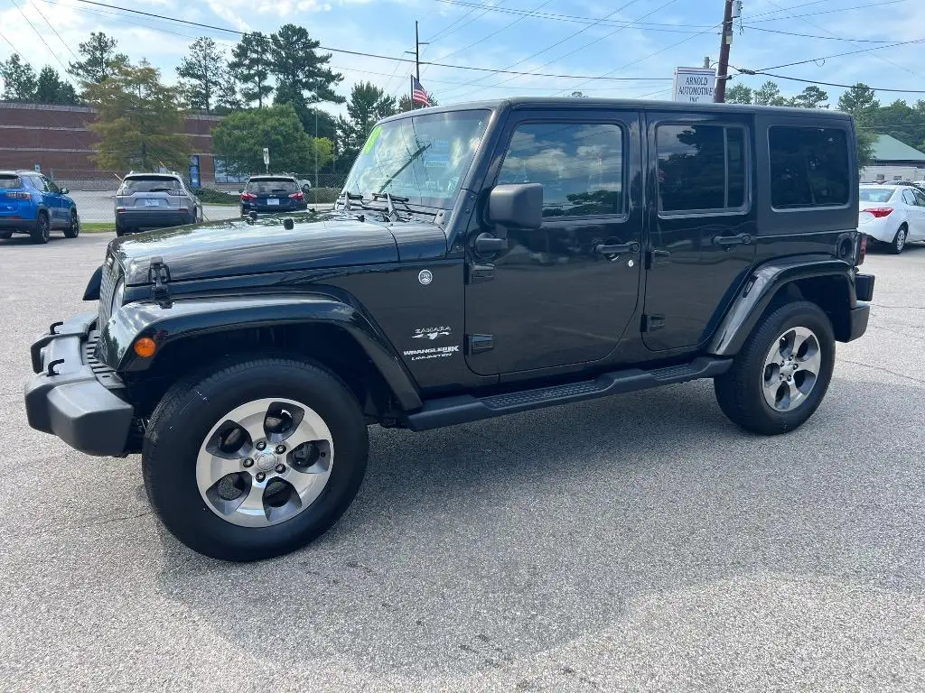 2018 Jeep Wrangler Sahara photo 1