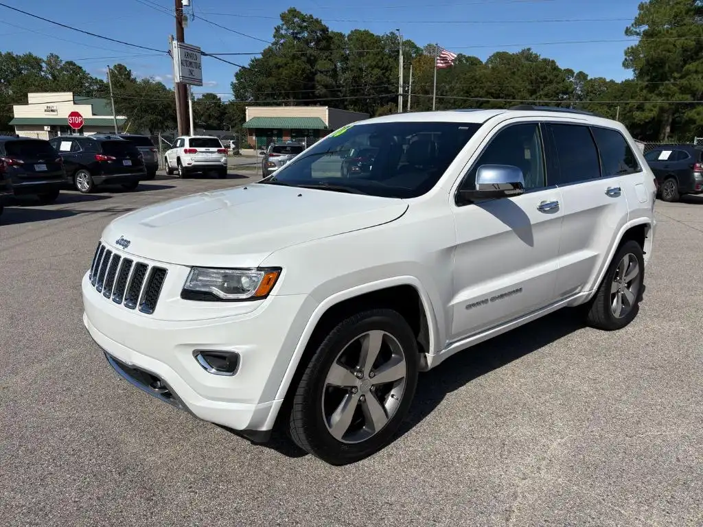 2016 Jeep Grand Cherokee Overland's photo