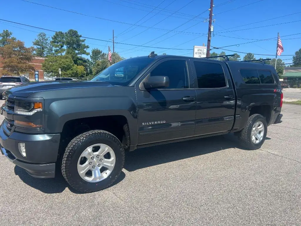 2018 Chevrolet Silverado 1500 Z71 4WD Crew Cab Short Box LT's photo