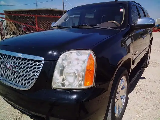 2013 GMC Yukon 2WD SLT's photo