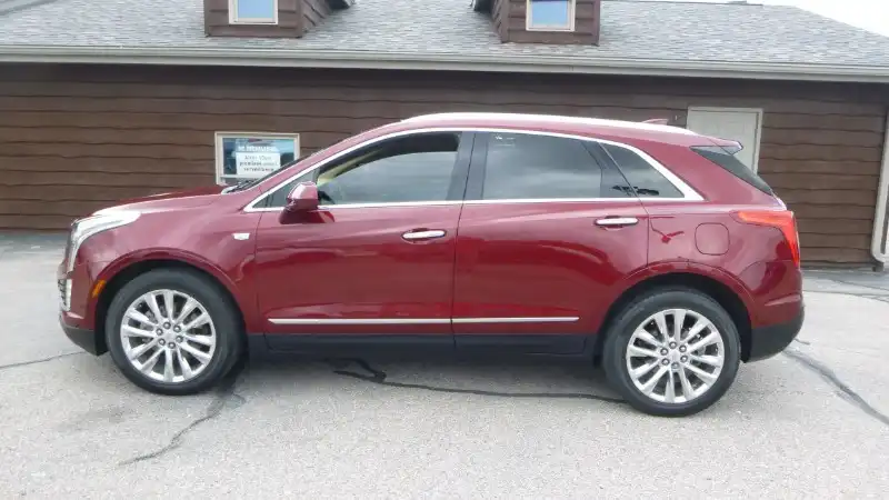 2017 Cadillac XT5 AWD Platinum's photo