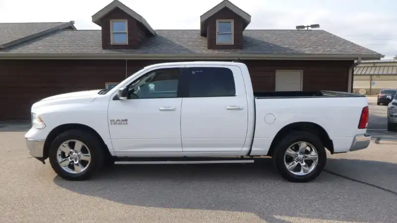 2016 RAM 1500 Big Horn 4x4 Crew Cab 5'7's photo