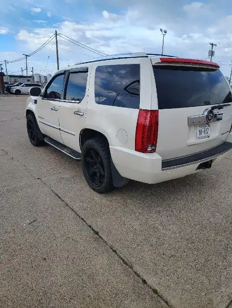 2008 Cadillac Escalade AWD's photo