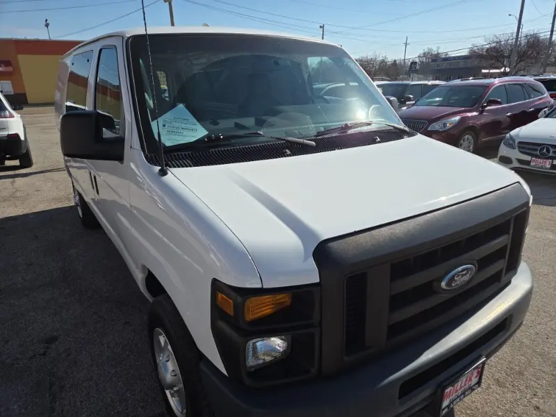 2012 Ford E-Series E-150 Van photo 4