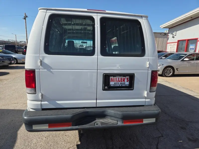 2012 Ford E-Series E-150 Van photo 5
