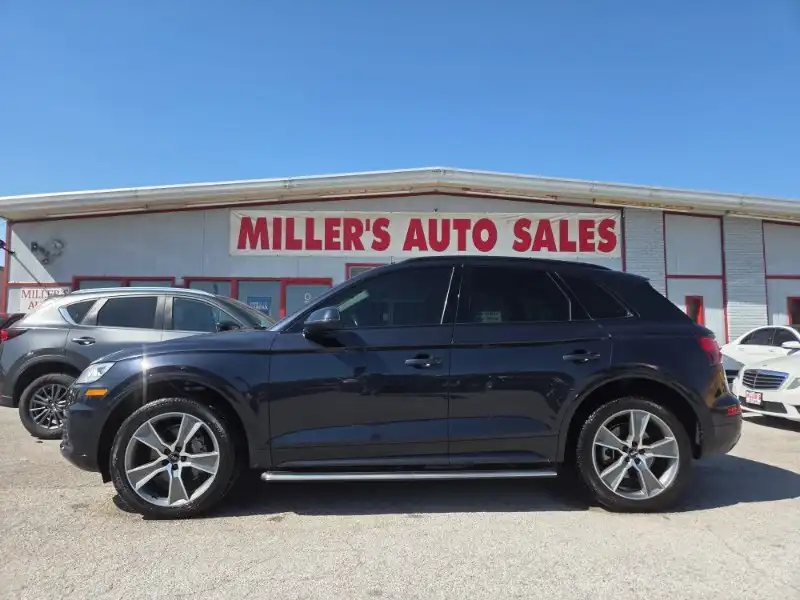 2019 Audi Q5 2.0T quattro S tronic Premium Plus's photo
