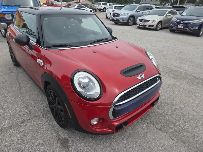 2017 MINI Cooper S photo 3