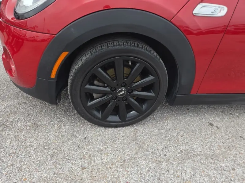 2017 MINI Cooper S photo 5
