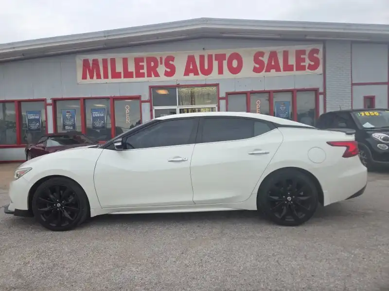 2017 Nissan Maxima 3.5 SR's photo