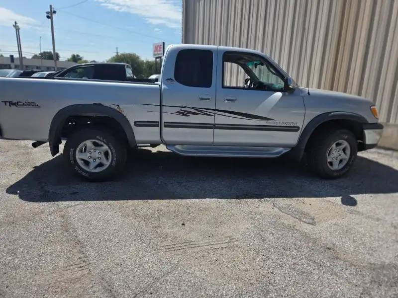 2000 Toyota Tundra SR5 4WD Access Cab V8 4AT's photo