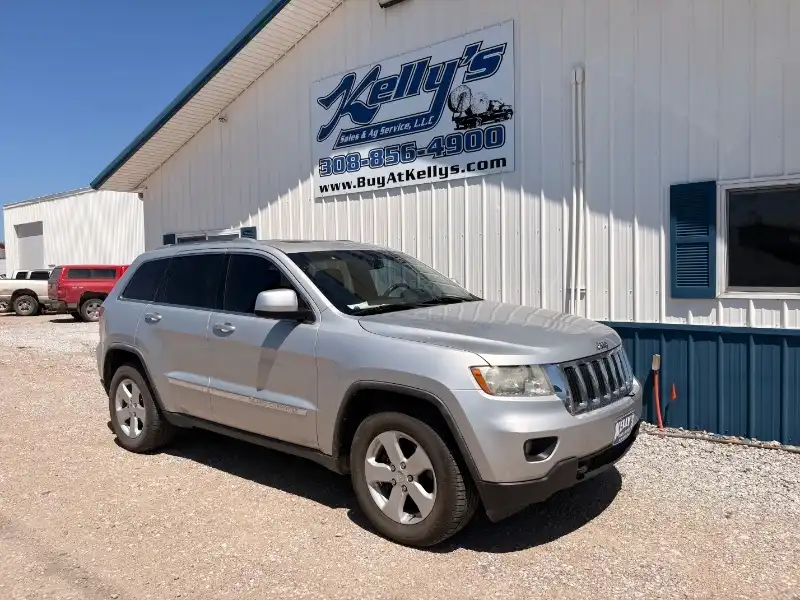 2011 Jeep Grand Cherokee Laredo 4WD's photo