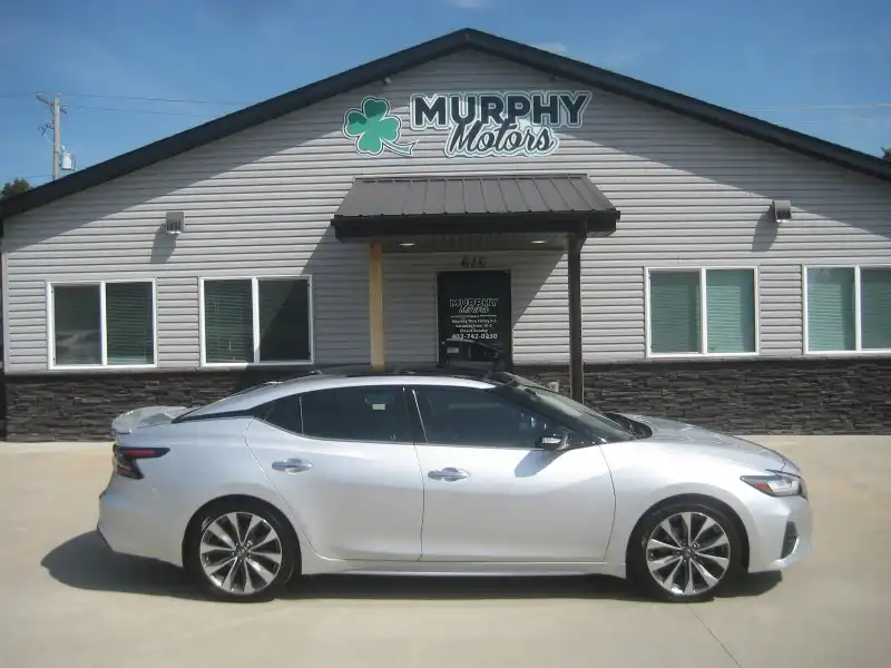 2019 Nissan Maxima Platinum's photo