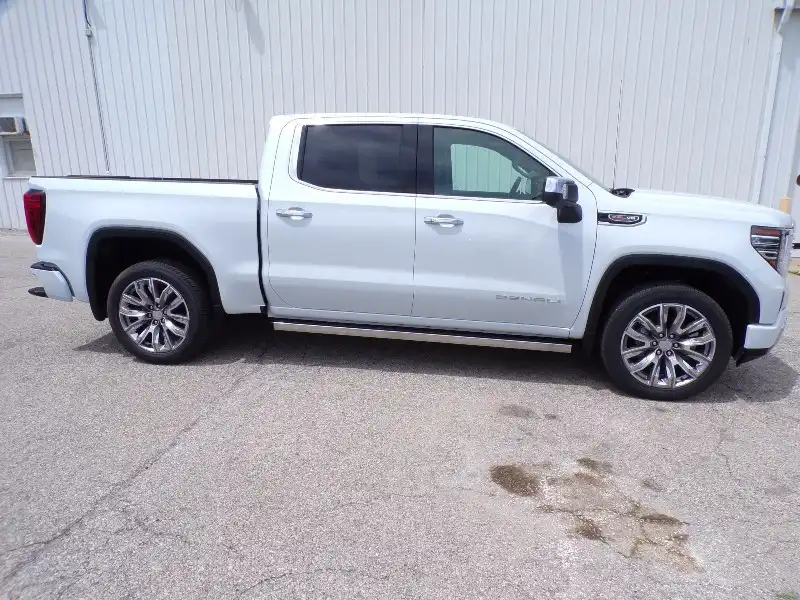 2026 GMC Sierra Denali 4WD Crew Cab Short Box's photo