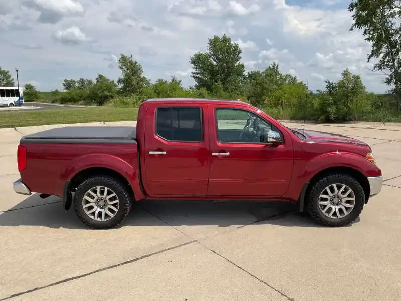 2013 Nissan Frontier 4.0 SL Crew Cab 4X4 AT SWB's photo