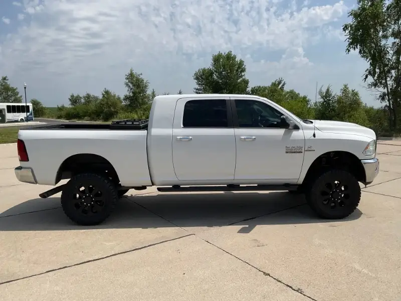 2015 RAM 2500 SLT 4X4 Mega Cab photo 1