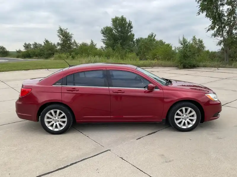 2011 Chrysler 200 Touring's photo