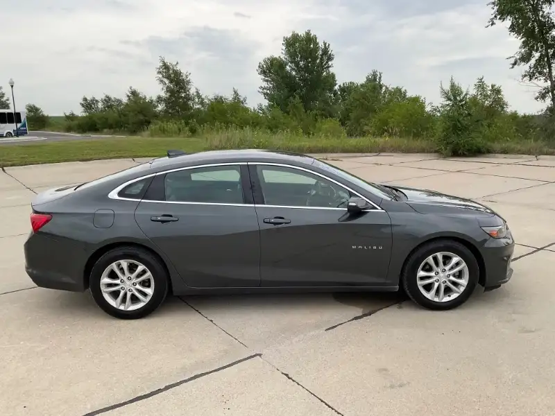 2016 Chevrolet Malibu 1LT's photo