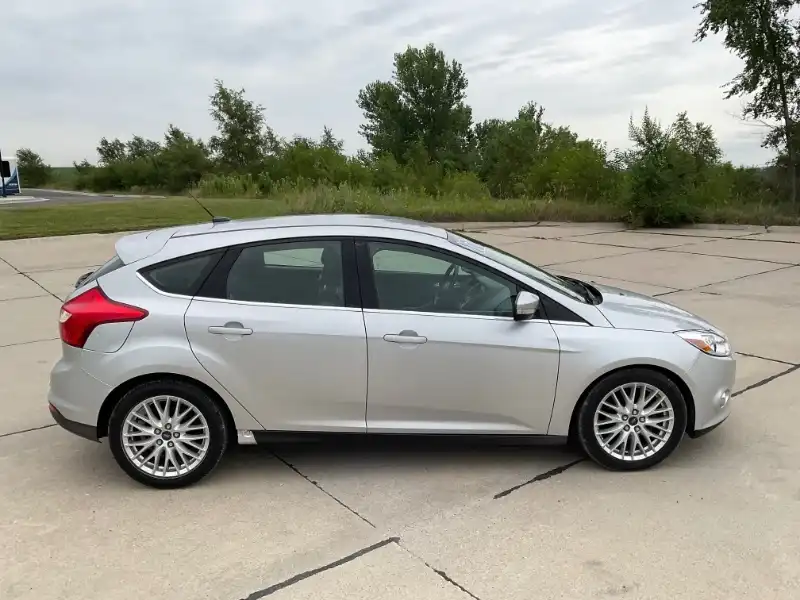 2012 Ford Focus 5 Door Hatch SEL's photo