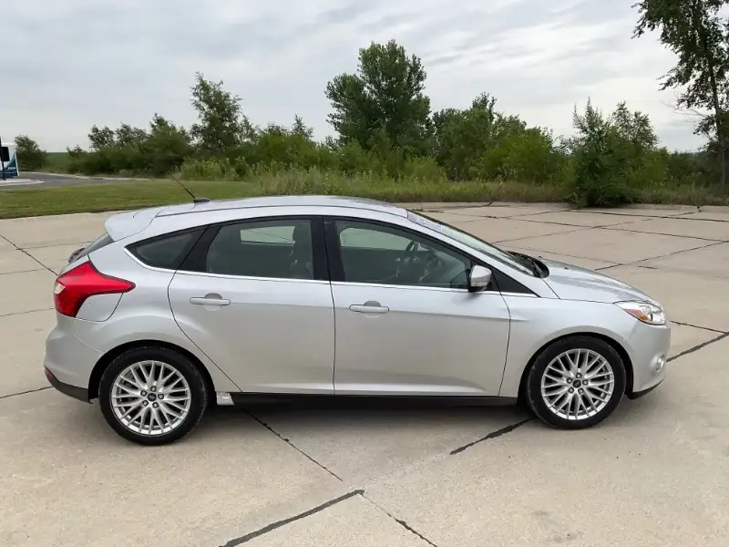 2012 Ford Focus 5 Door Hatch SEL's photo