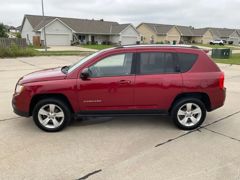 2013 Jeep Compass Latitude photo 4