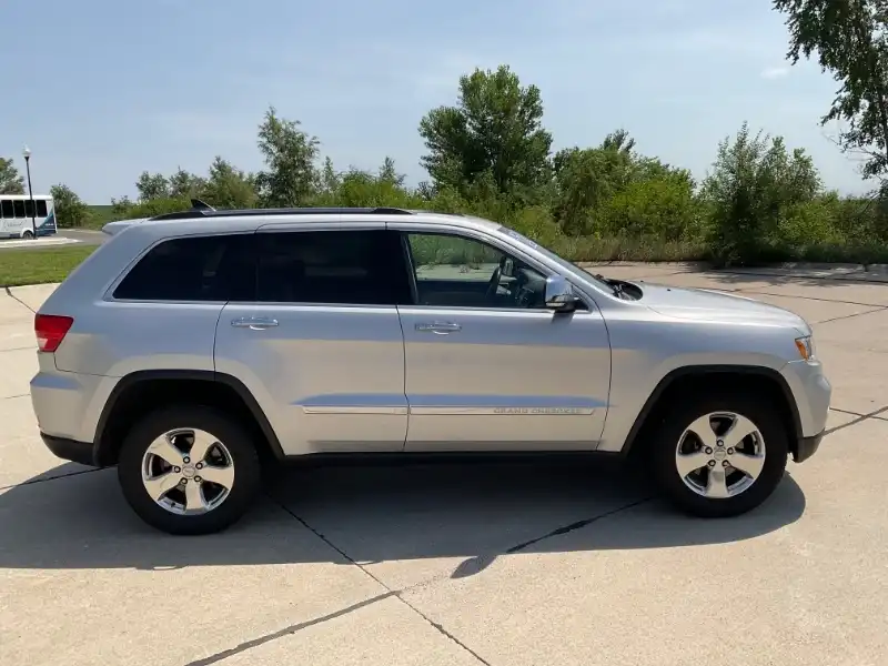 2012 Jeep Grand Cherokee Limited 4WD's photo