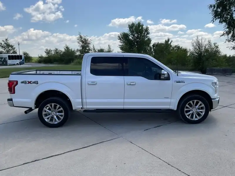 2015 Ford F-150 Lariat 4WD SuperCrew 145 in's photo