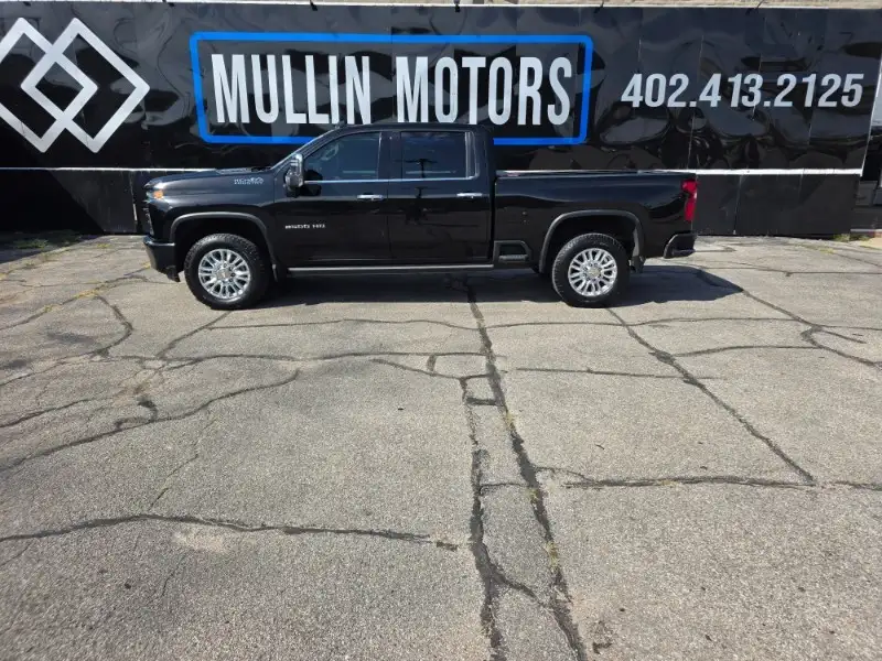 2023 Chevrolet Silverado HD High Country 4WD Crew Cab Standard Box's photo