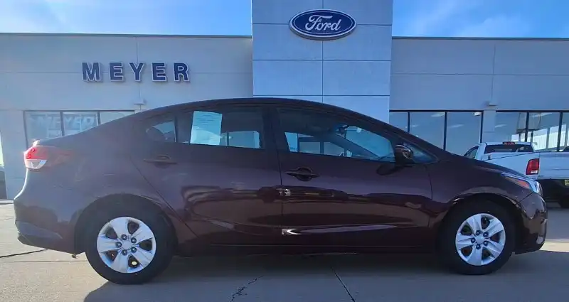 2017 Kia Forte LX AT's photo