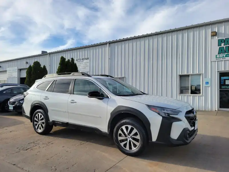 2024 Subaru Outback Premium's photo