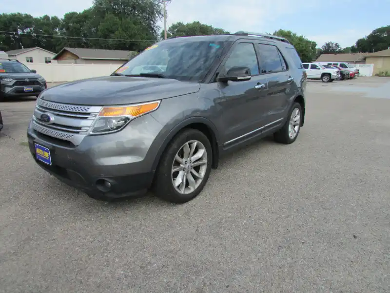 2014 Ford Explorer XLT 4WD's photo