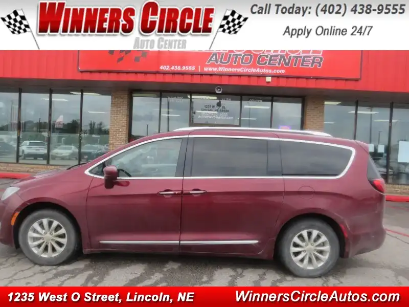 2019 Chrysler Pacifica Touring L's photo