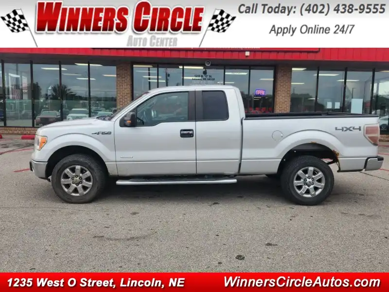 2013 Ford F-150 XLT 4WD SuperCab 145 in's photo