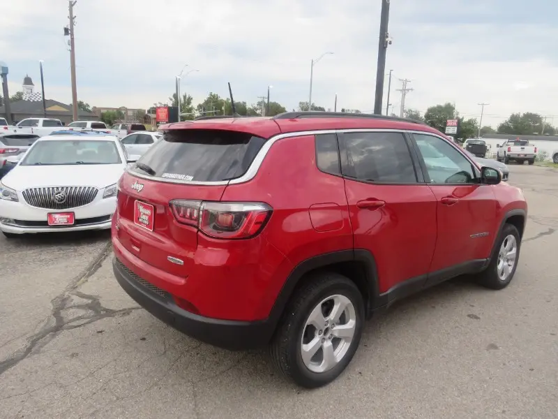 2018 Jeep Compass Latitude 4WD photo 3
