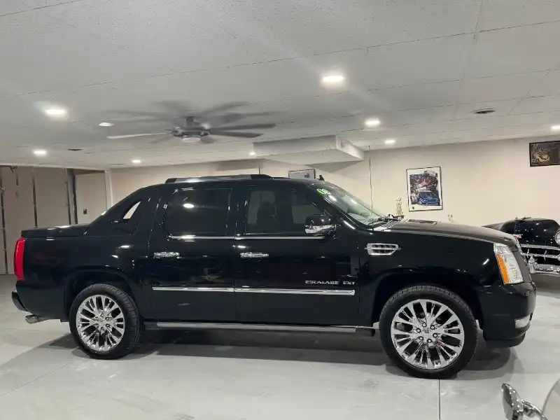 2013 Cadillac Escalade EXT AWD Premium's photo