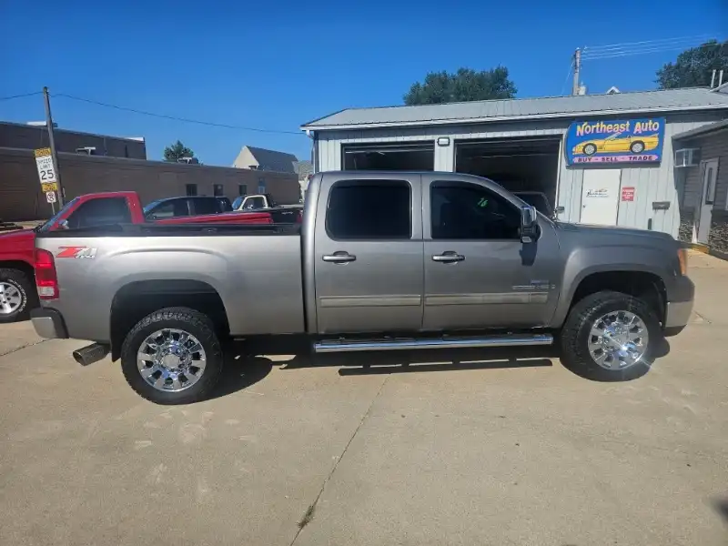 2009 GMC Sierra 4WD Crew Cab 6.5ft SLT's photo