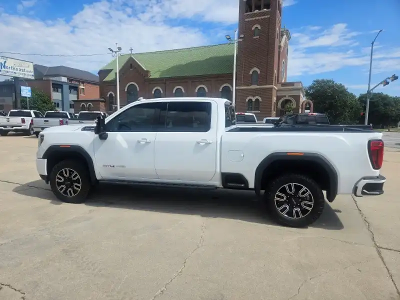 2022 GMC Sierra AT4 4WD Crew Cab Standard Box's photo