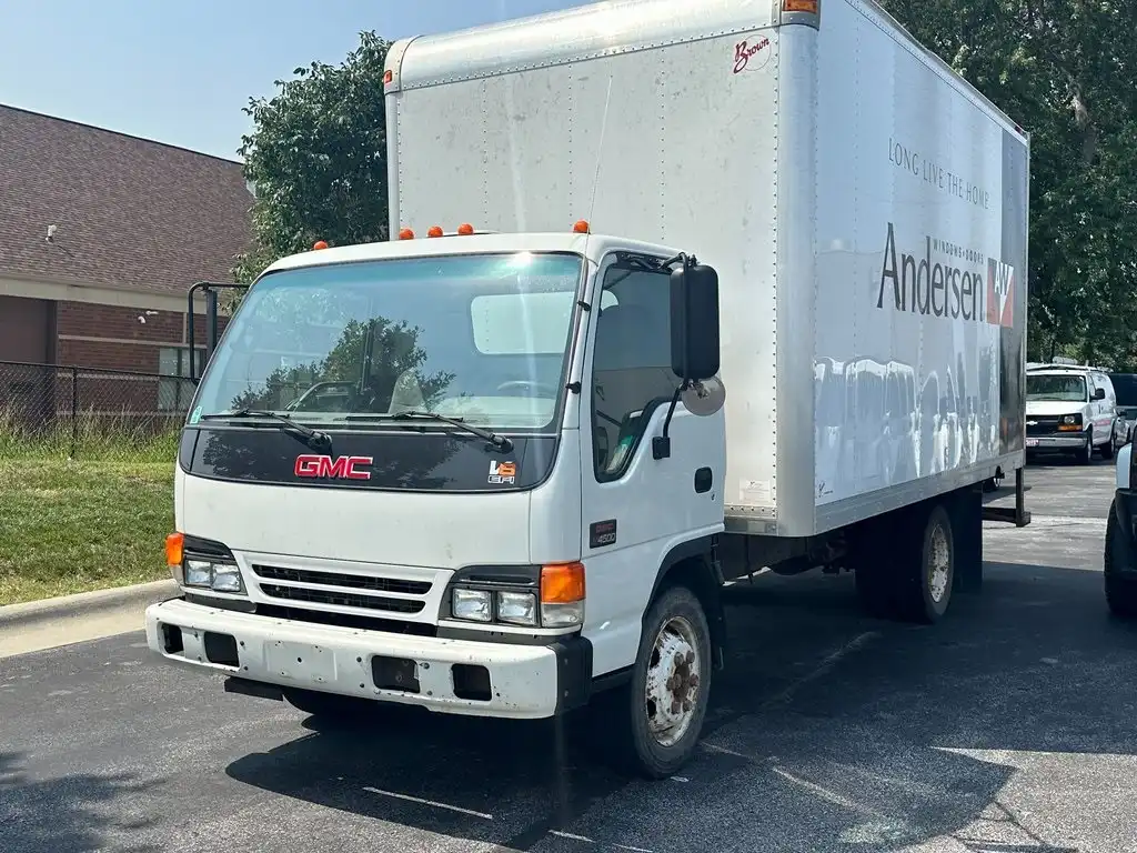 2005 GMC W-Series (Forward)'s photo