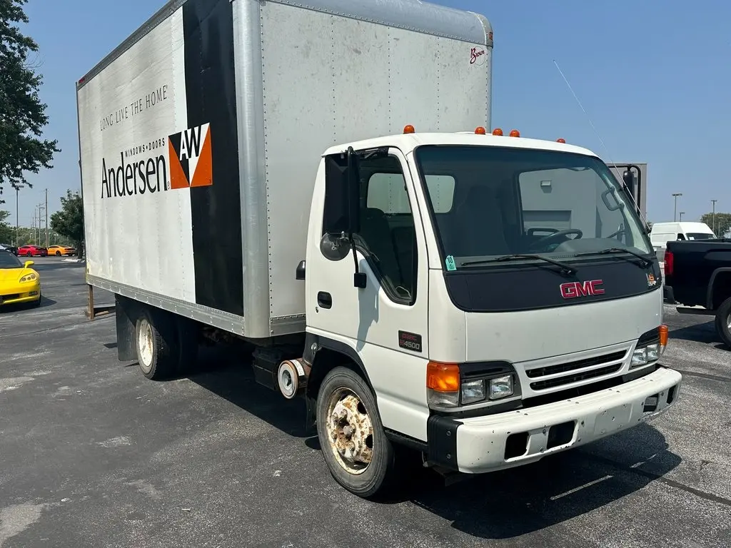 2005 GMC W-Series (Forward) undefined photo 5