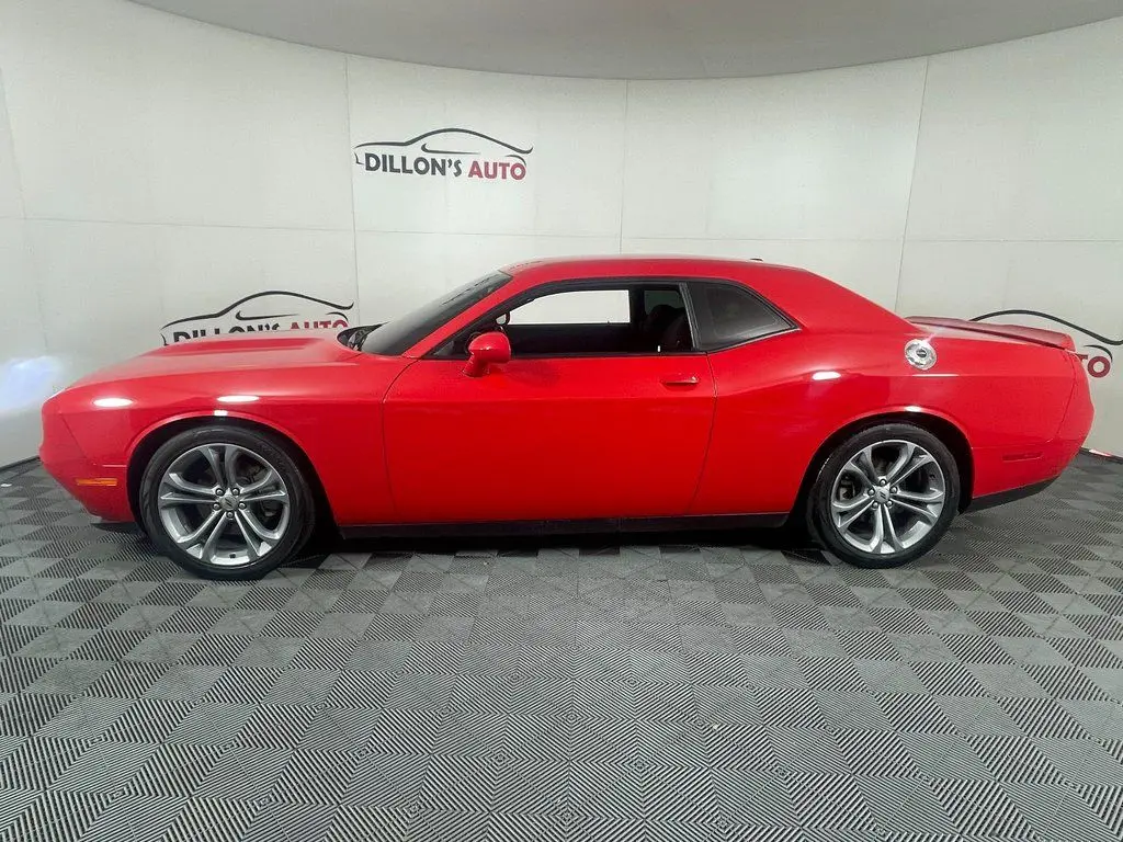 2021 Dodge Challenger R/T photo 3