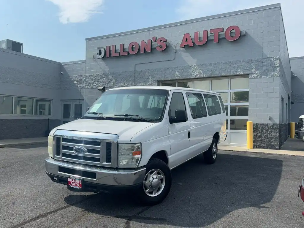 2010 Ford E-Series E-350 XLT Super Duty Extended's photo