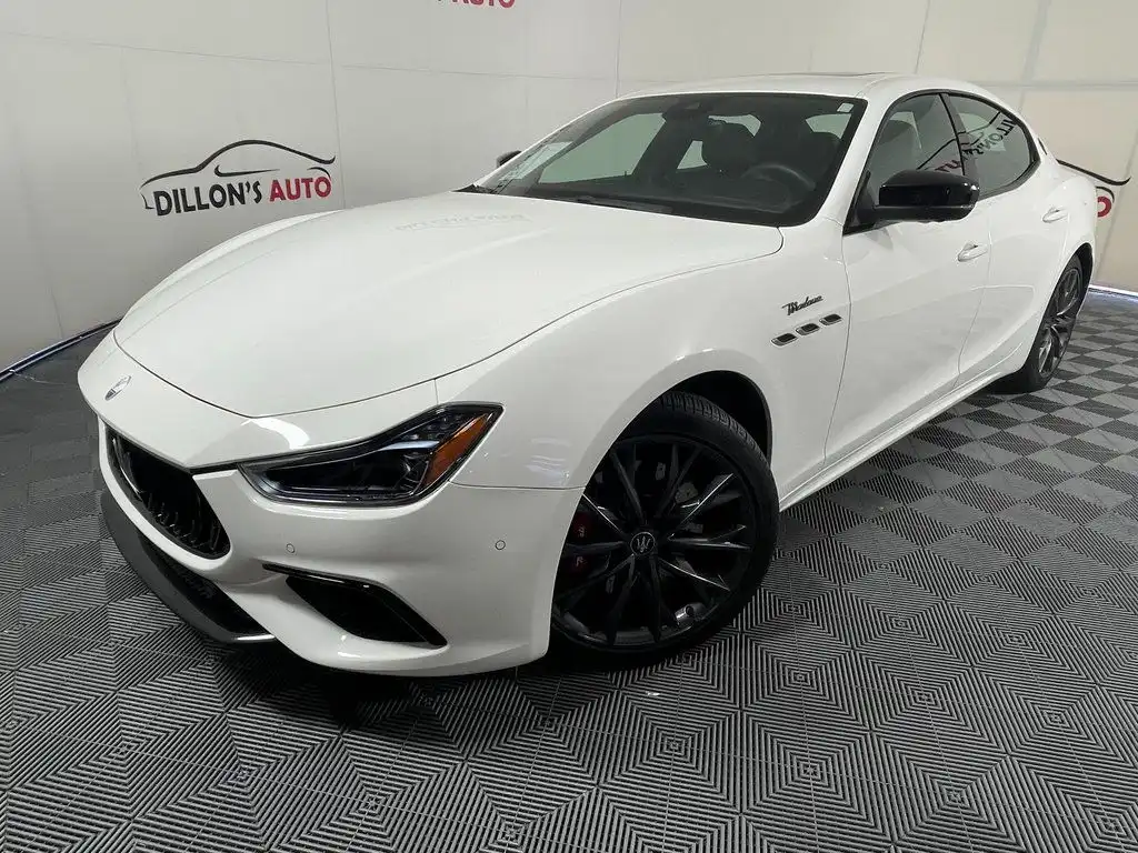 2022 Maserati Ghibli Modena's photo