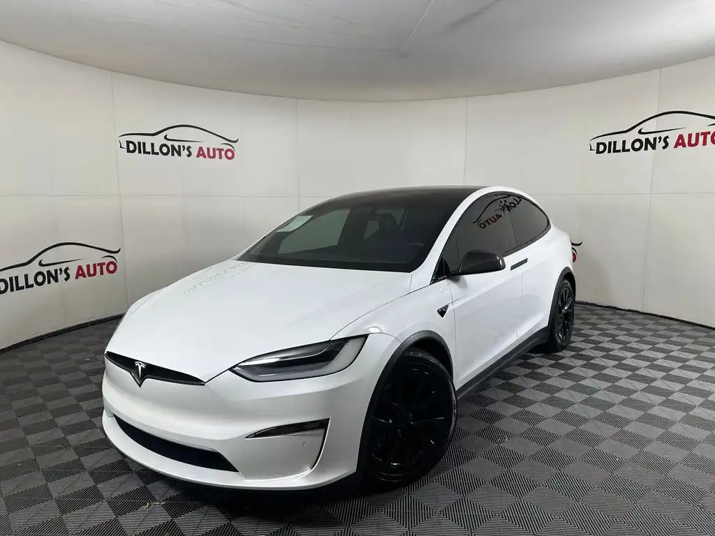 2022 Tesla Model X Long Range's photo