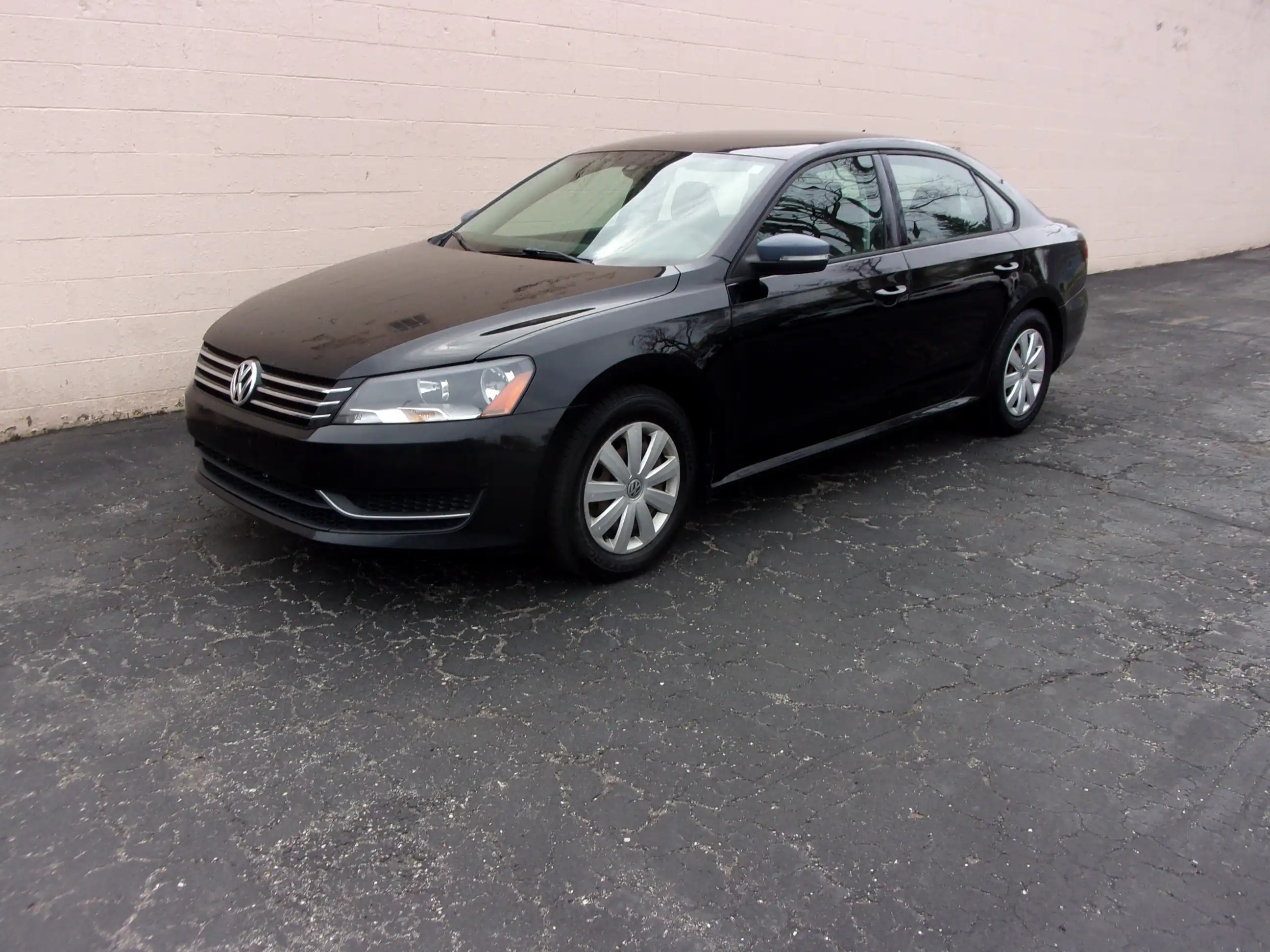 2013 Volkswagen Passat 2.5L S DSG PZEV's photo