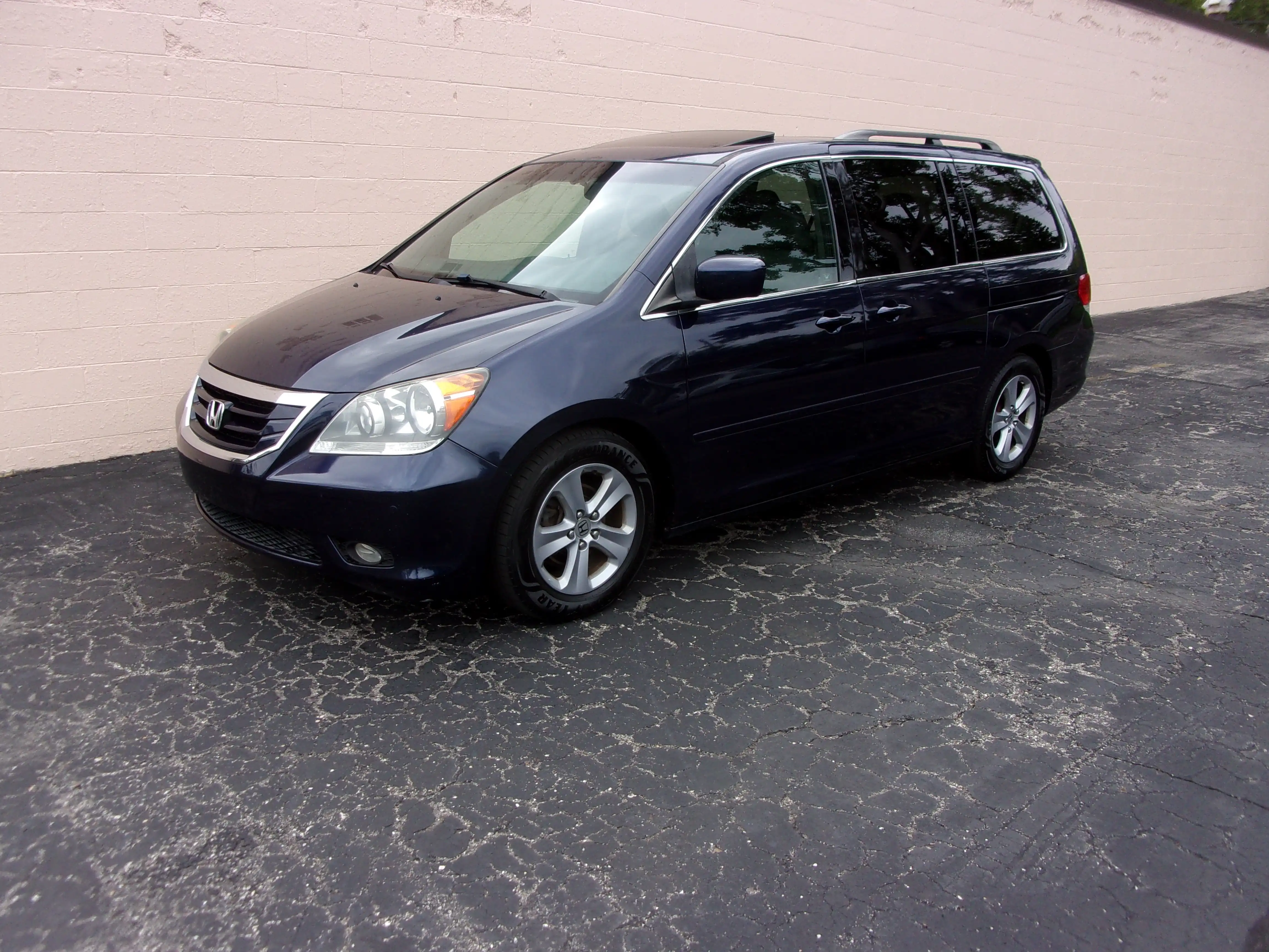 2008 Honda Odyssey Touring's photo