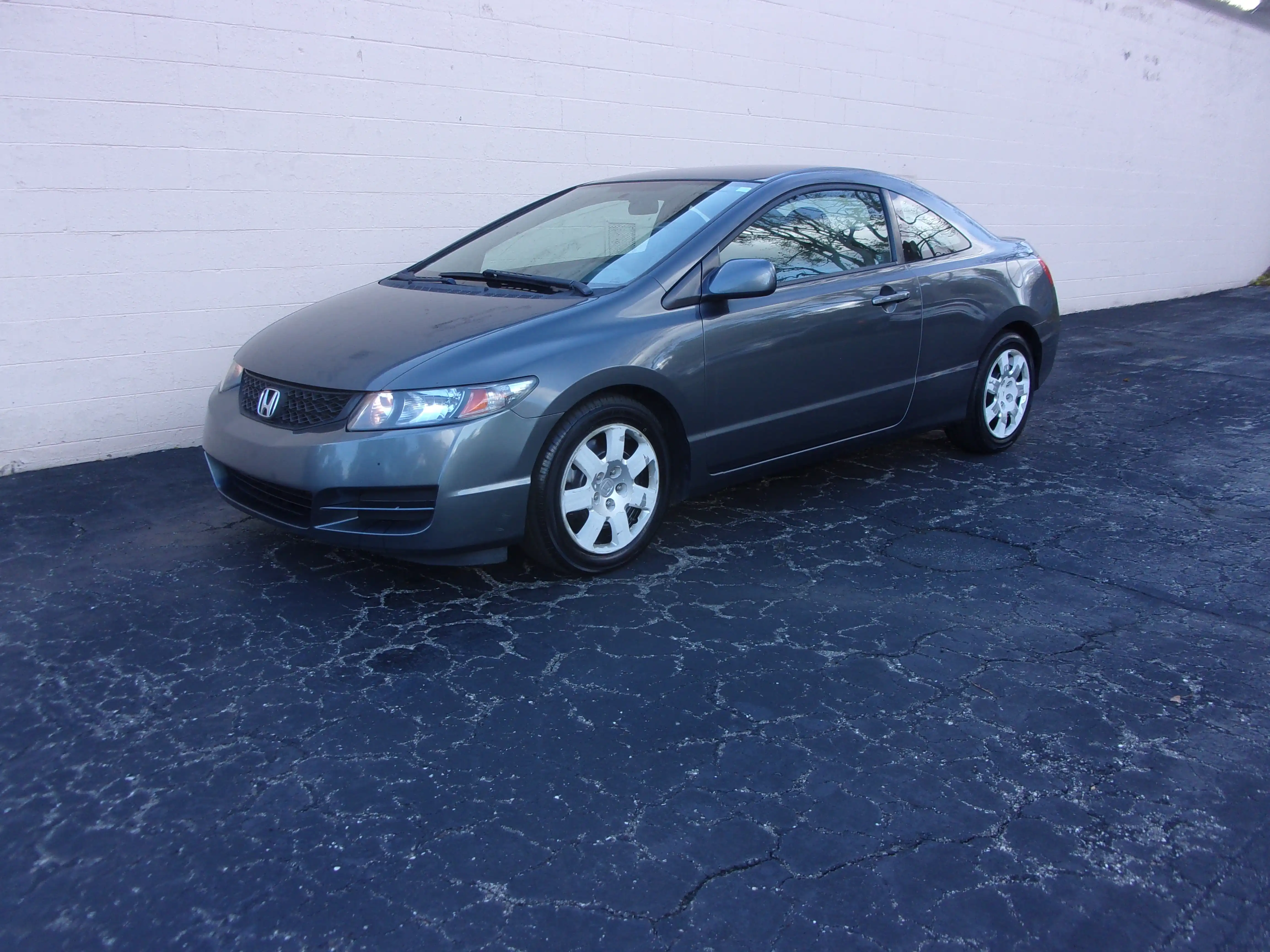 2011 Honda Civic LX Auto's photo