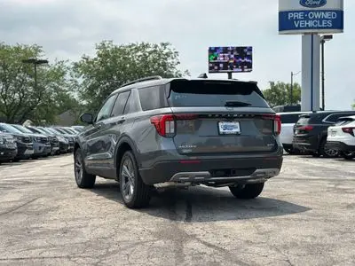 2026 Ford Explorer Active 4WD photo 5