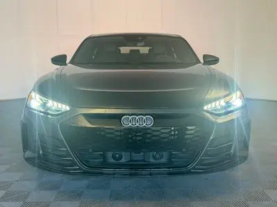 2023 Audi e-tron GT Prestige quattro photo 3