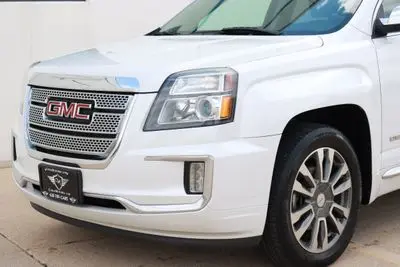 2017 GMC Terrain AWD Denali photo 3