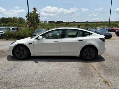 2023 Tesla Model 3 Long Range photo 3